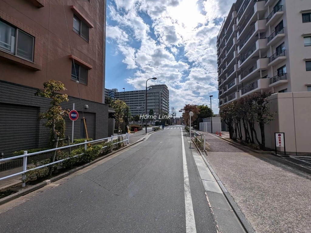 モアクレスト西台　東側 前面道路